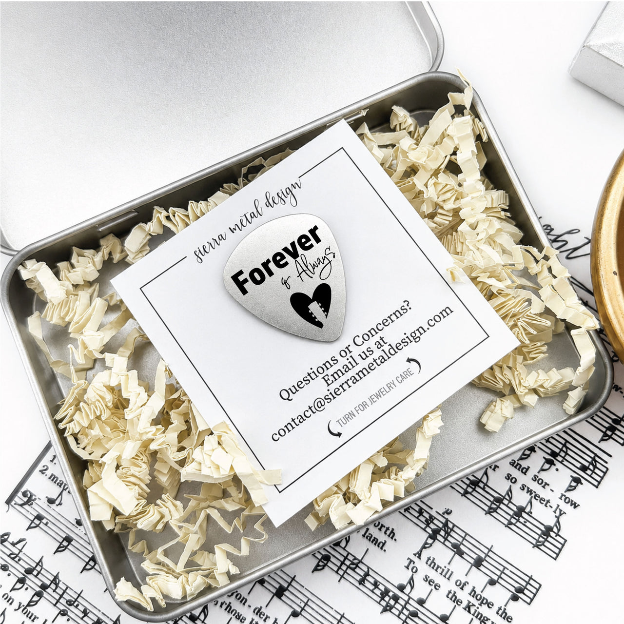 The Harmony Guitar Pick + Tin