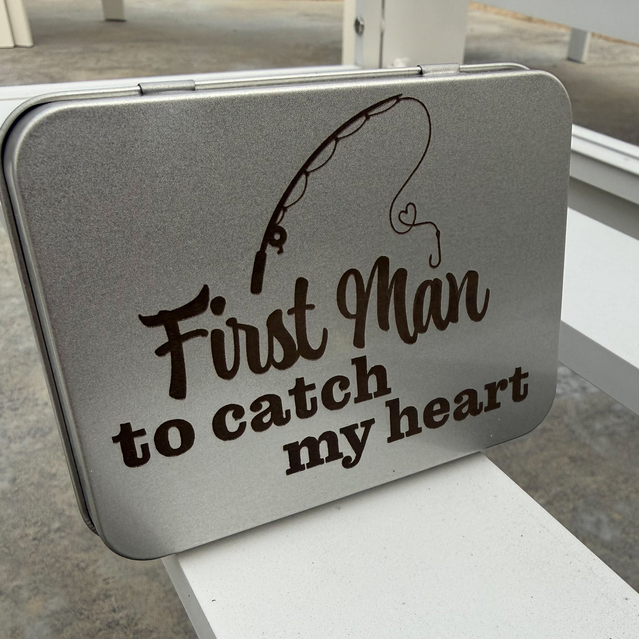 Daddy Fishing Lure + Tin