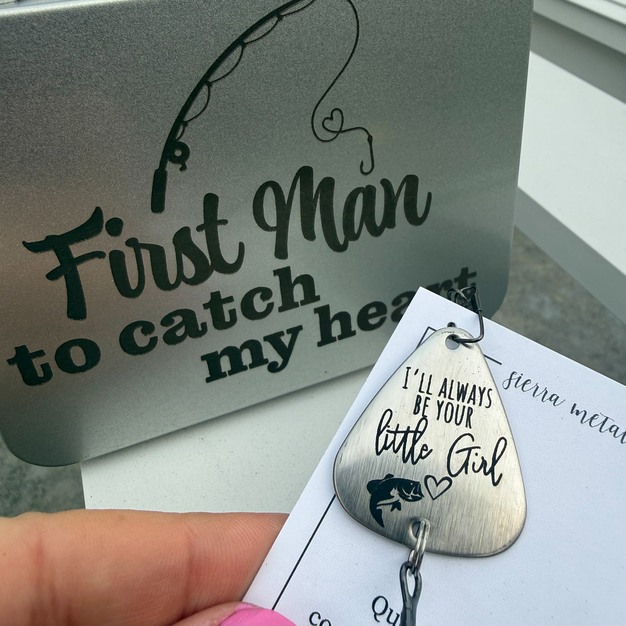 Daddy Fishing Lure + Tin