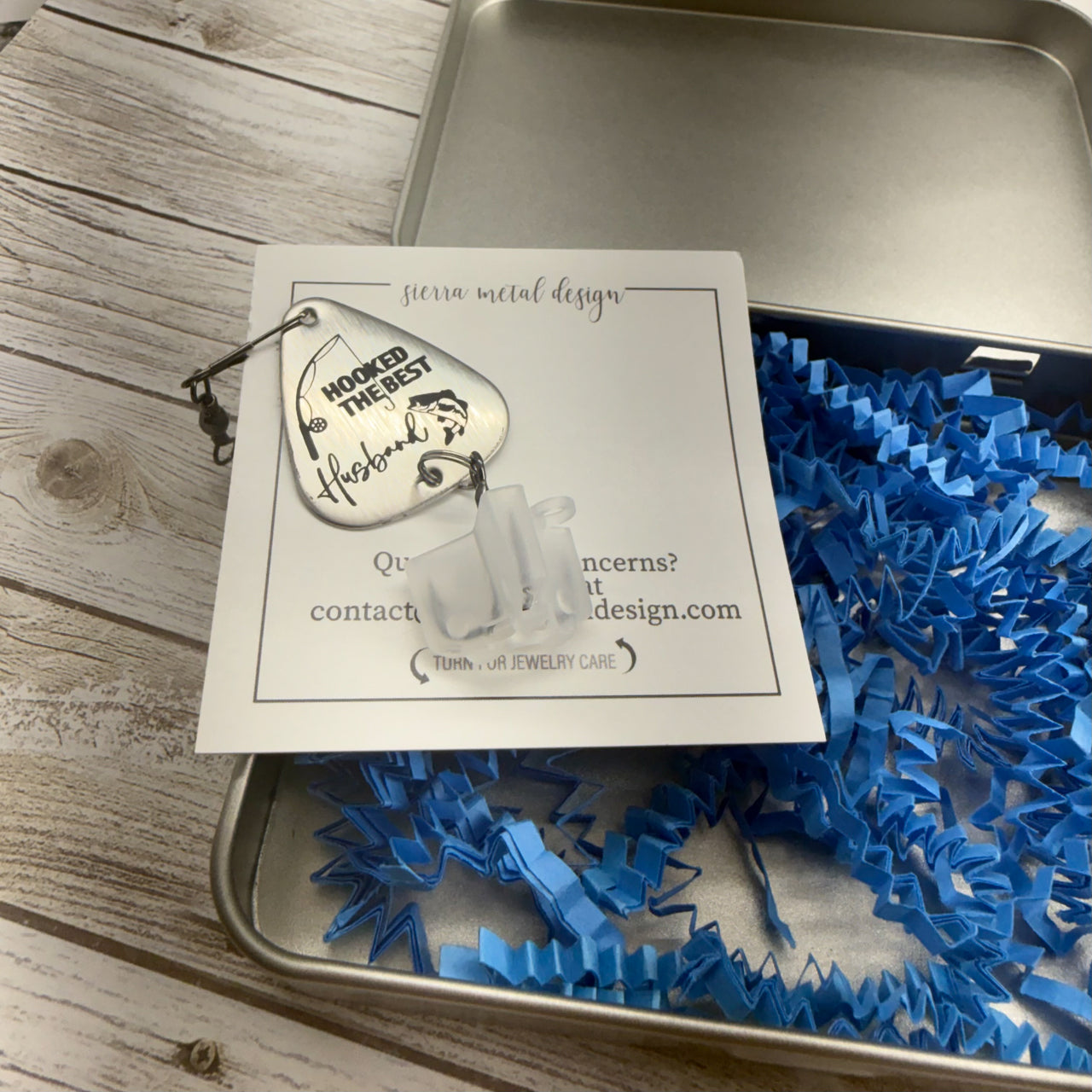 Huntsville Husband Fishing Lure + Tin
